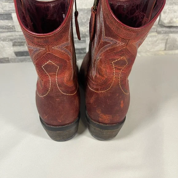 Ariat Unbridled Western Cowboy Boots Size 9B Color: Red Style 10011912 Excellent - Picture 3 of 5